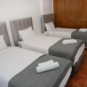 Vandrerhjem Host, Lisboa